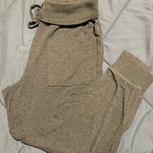 Green aerie plush sweater pants.